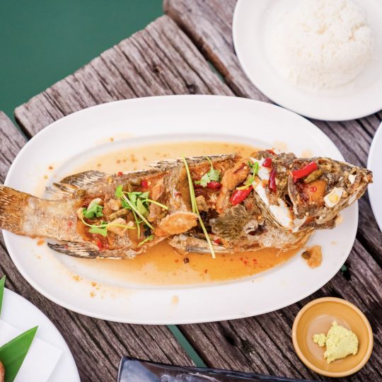 https://www.kohchangsalakphet.com/wp-content/uploads/2024/10/Seafood-1-540x540.jpg