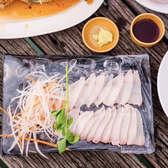 https://www.kohchangsalakphet.com/wp-content/uploads/2024/10/Seafood-2-540x540.jpg