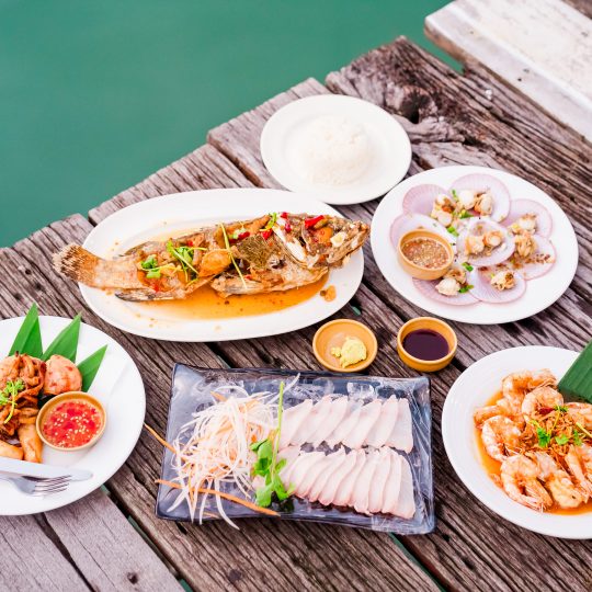 https://www.kohchangsalakphet.com/wp-content/uploads/2024/10/Seafood-6-540x540.jpg